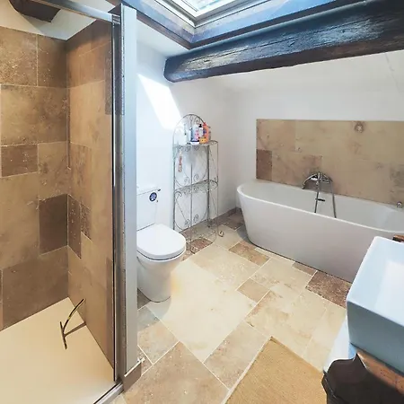 Lovely In With Wifi Holiday home